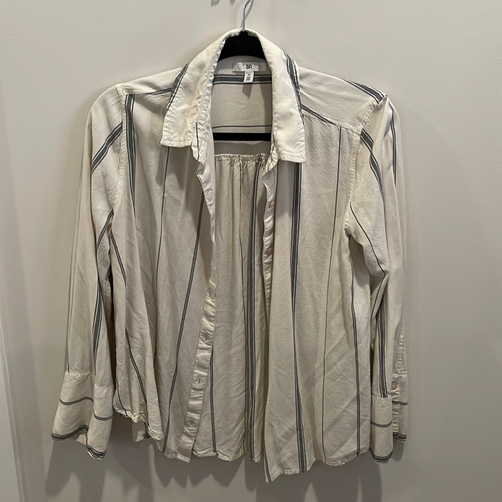 Soft button up